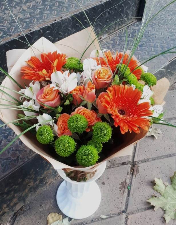 Букет цветов из: Герберы, Хризантемы, Альстромерии и Розы в Кривандино