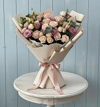 Букет цветов из:  Розы и Лизиантусы в Кривандино