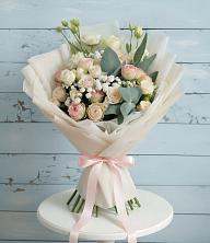 Букет цветов из:  Розы и Лизиантусы в Кривандино