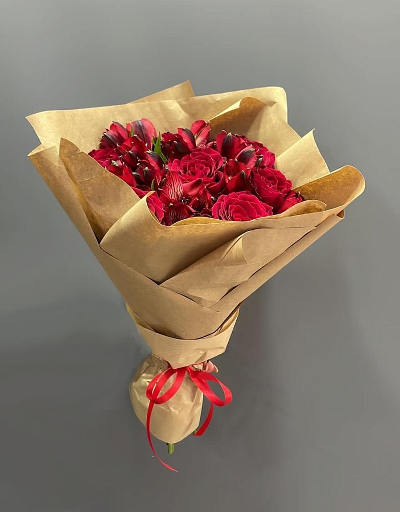 Букет цветов из: Альстромерии и Розы в Кривандино