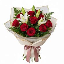 Букет цветов из:  Лилии и Розы в Кривандино
