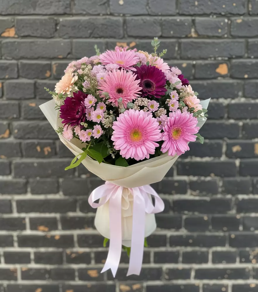 Букет цветов из: Герберы и Хризантемы в Кривандино