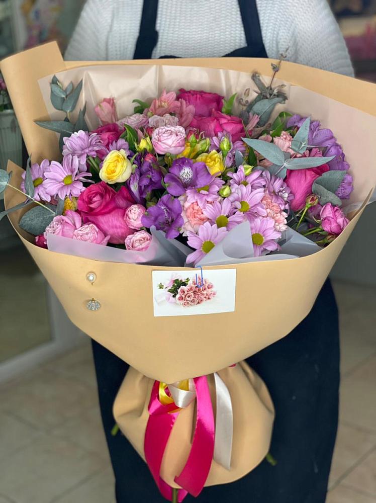 Букет цветов из: Хризантемы, Гвоздики и Альстромерии в Кривандино