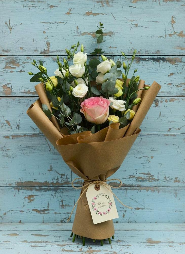 Букет цветов из: Розы и Лизиантусы в Кривандино