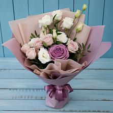Букет цветов из:  Розы и Лизиантусы в Кривандино