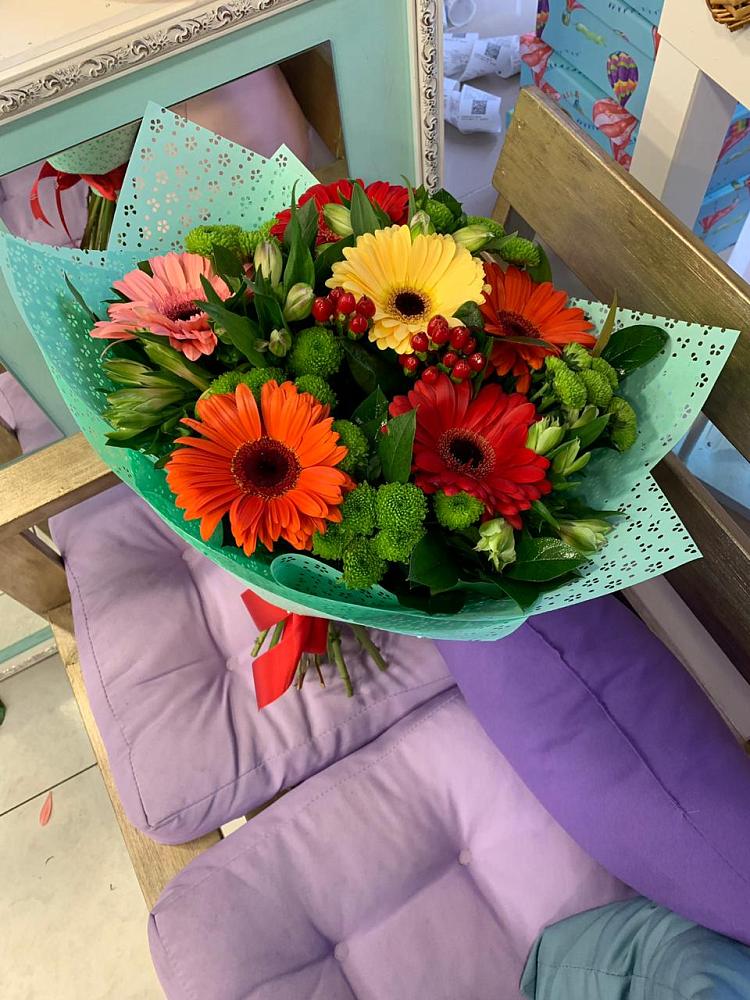 Букет цветов из: Герберы, Хризантемы и Альстромерии в Кривандино