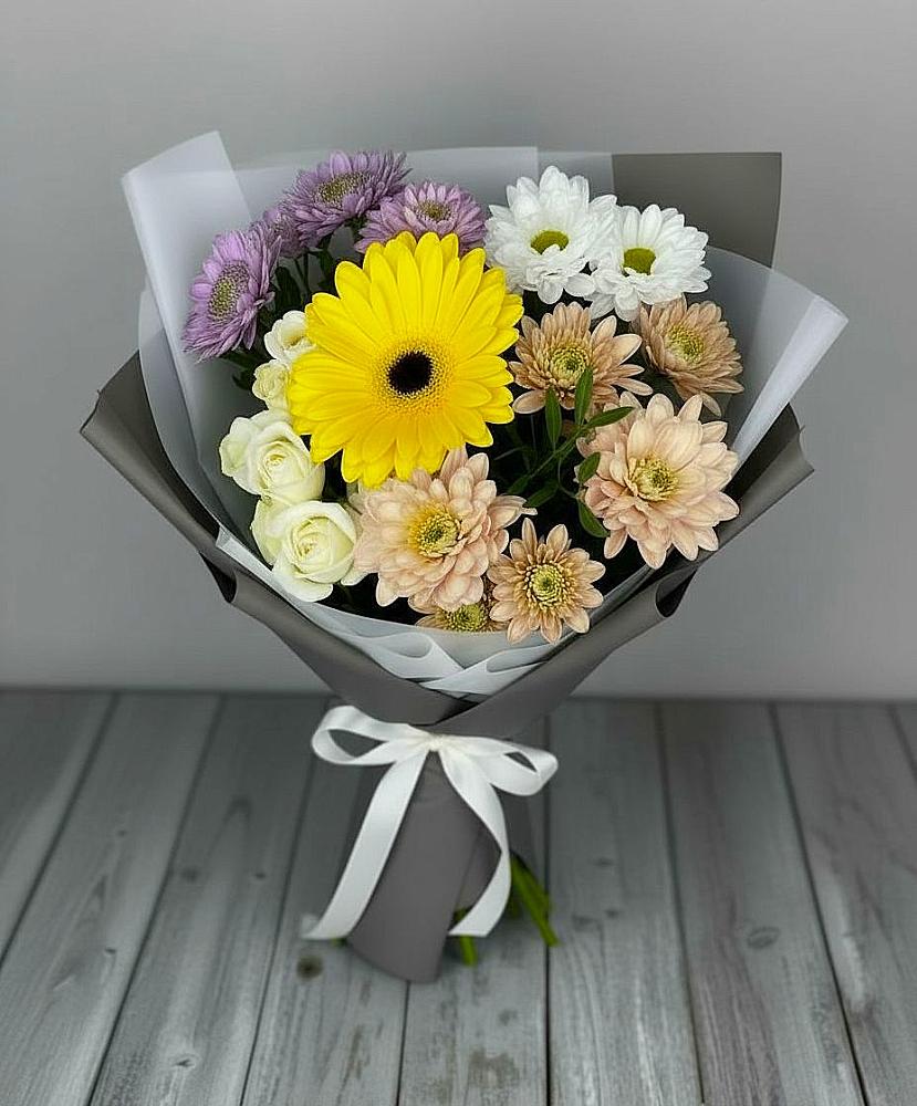 Букет цветов из: Розы, Герберы и Хризантемы в Кривандино