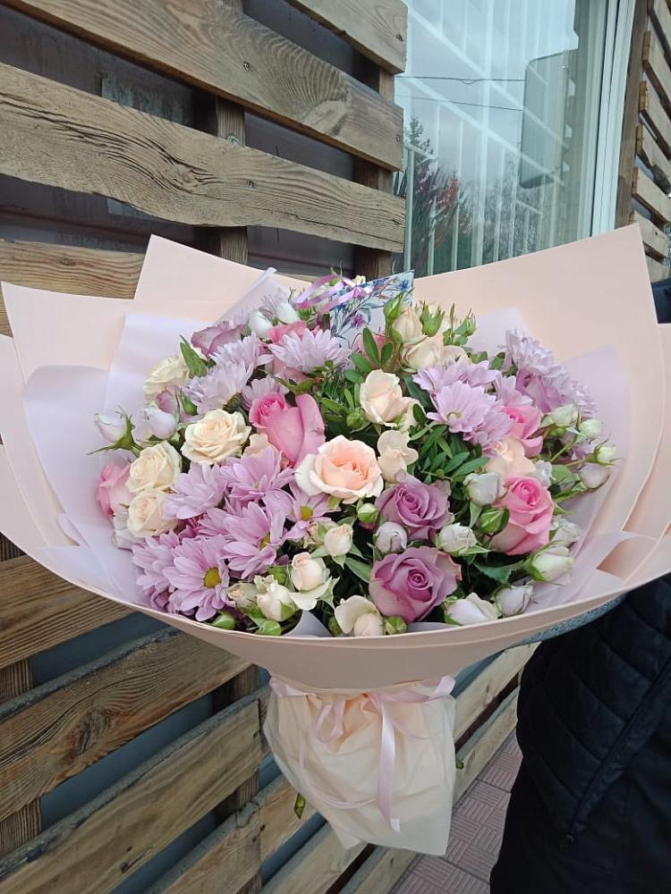 Букет цветов из: Розы и Хризантемы в Кривандино