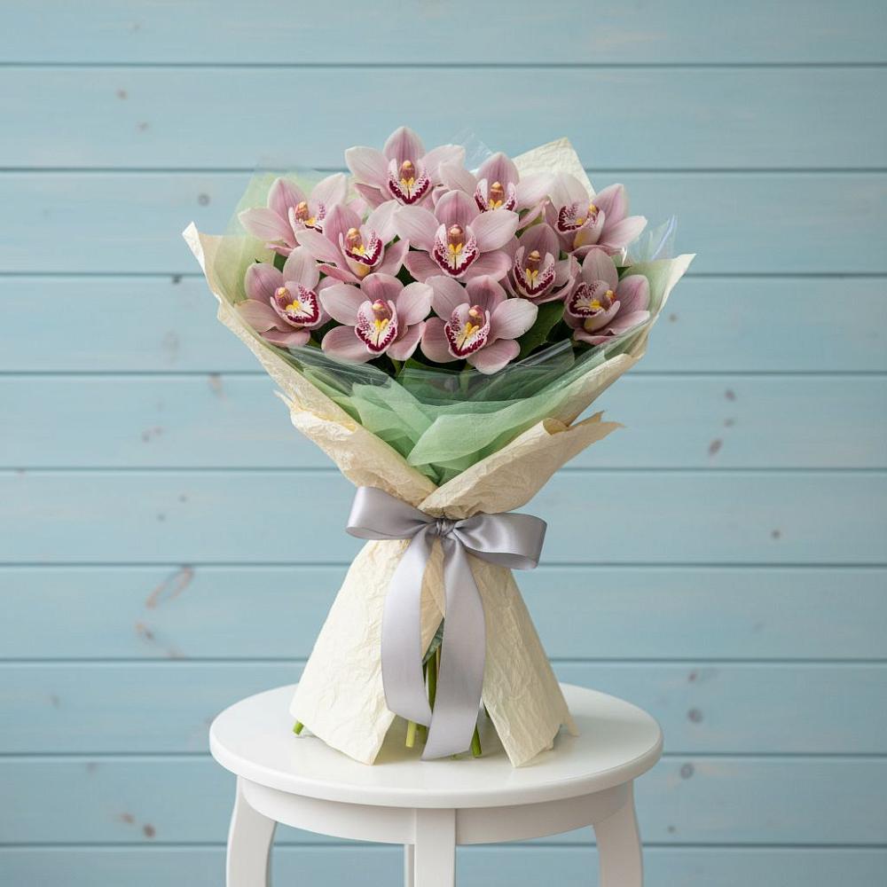 Букет цветов из: Орхидеи и Розы в Кривандино