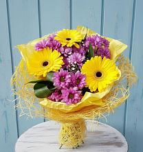 Букет цветов из:  Хризантемы и Герберы в Кривандино