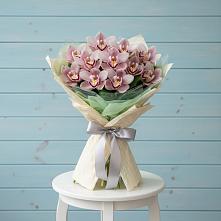 Букет цветов из:  Орхидеи и Розы в Кривандино