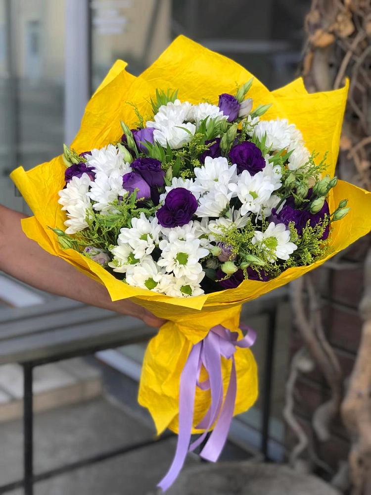 Букет цветов из: Ирисы, Хризантемы и Ромашки в Кривандино