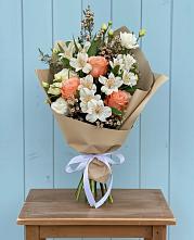 Букет цветов из:  Альстромерии, Лизиантусы, Розы и Хризантемы #REPLACE_PRED# Кривандино