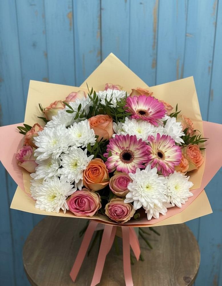 Букет цветов из: Розы, Герберы и Хризантемы в Кривандино