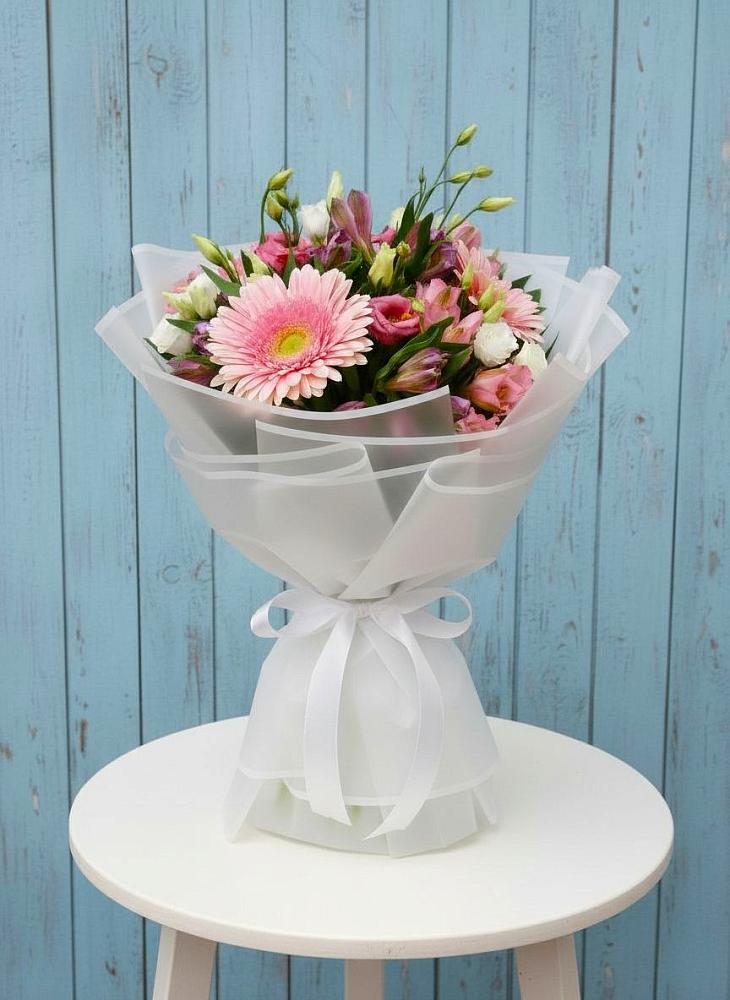 Букет цветов из: Герберы, Альстромерии и Лизиантусы в Кривандино