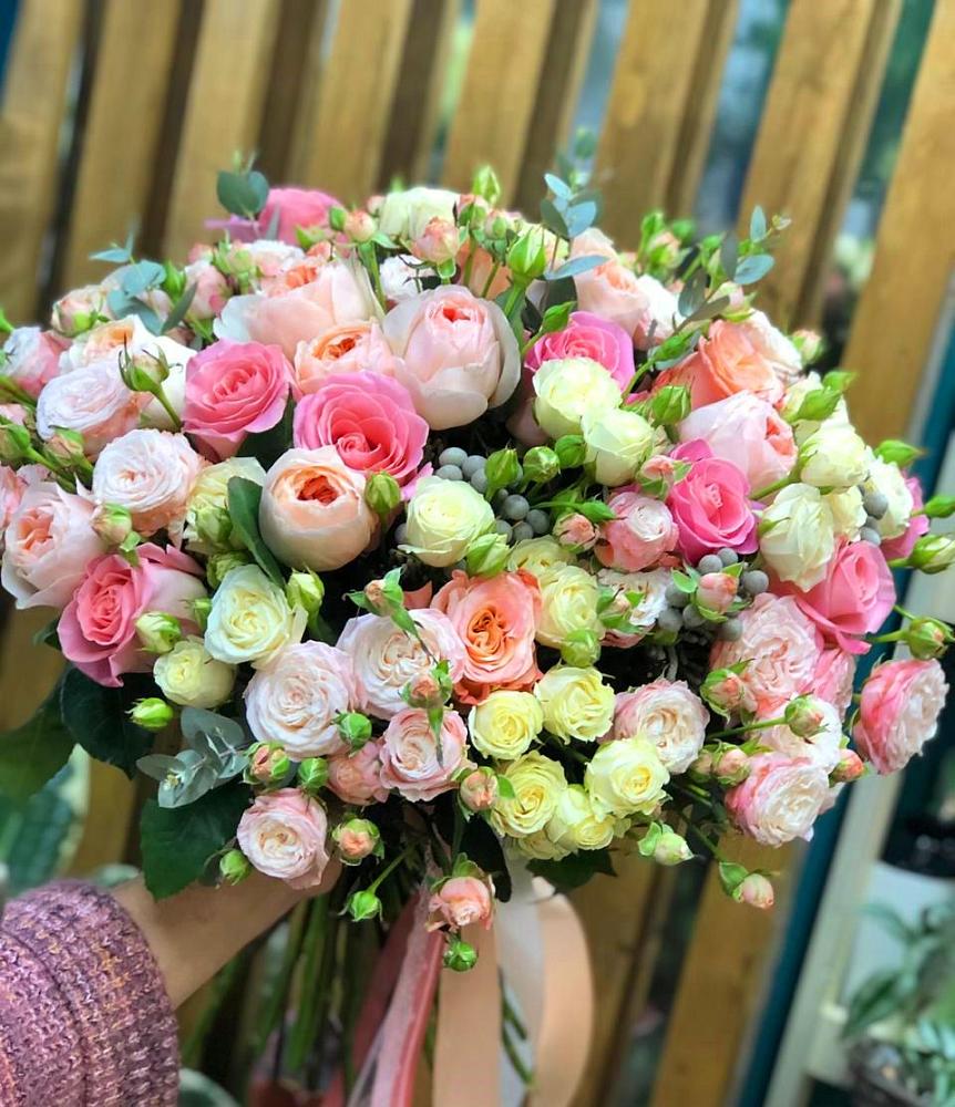 Букет цветов из: Розы в Кривандино