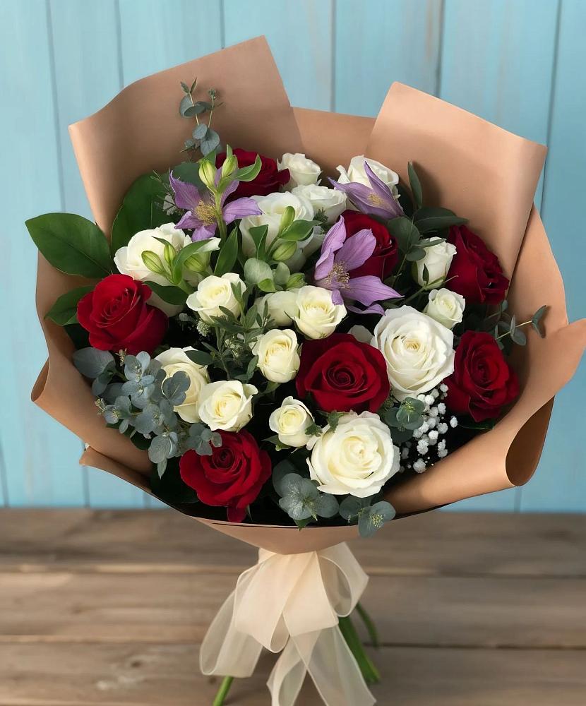 Букет цветов из: Розы и Альстромерии в Кривандино