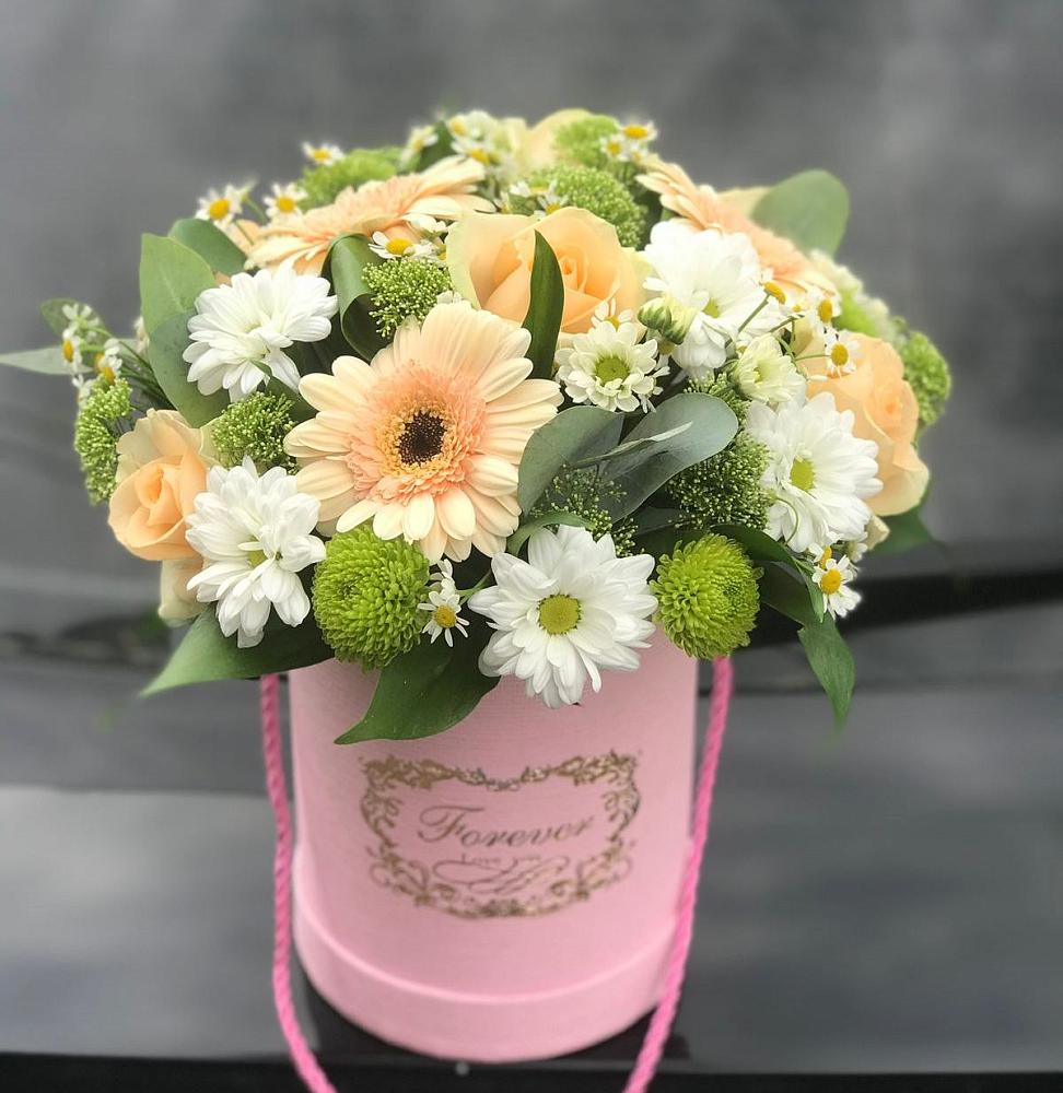 Цветочная композиция из Розы, Герберы и Хризантемы в шляпной коробке в Кривандино