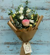 Букет цветов из:  Розы и Лизиантусы в Кривандино